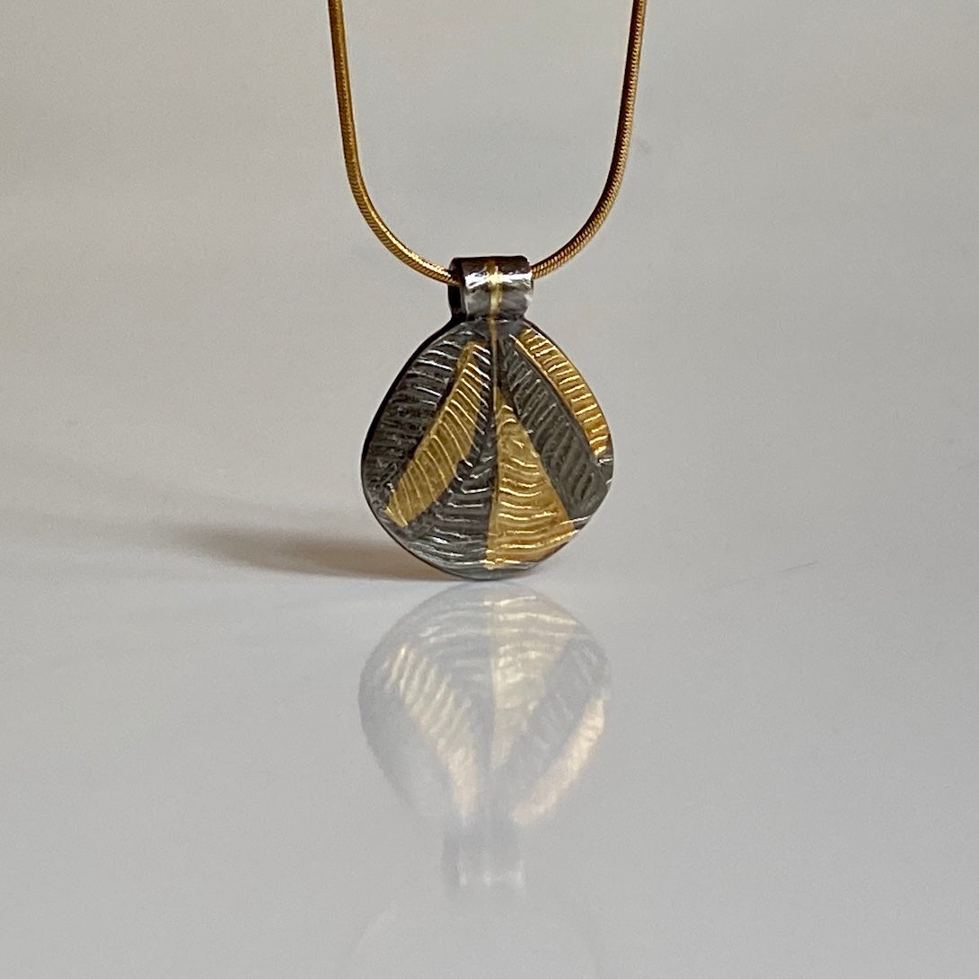 keum-boo, gold, flower petal, necklace