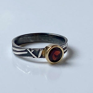 Abstract Leaf Textured Band with Garnet