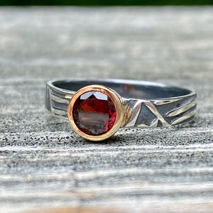 Abstract Leaf Textured Band with Garnet